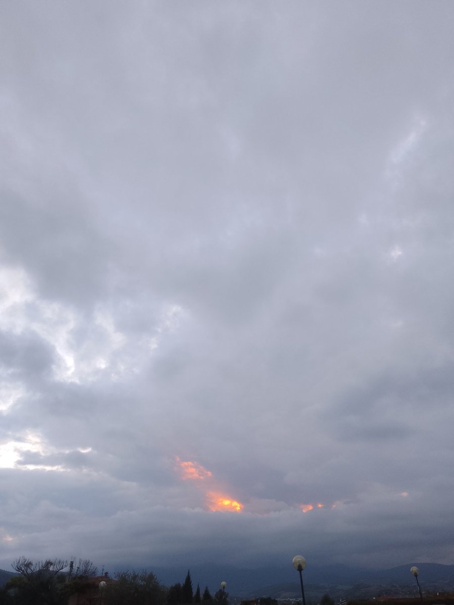 BluXque's tweet image. C'è sempre un po' di sereno fra le nuvole 
(My/now/📷)-ovest-