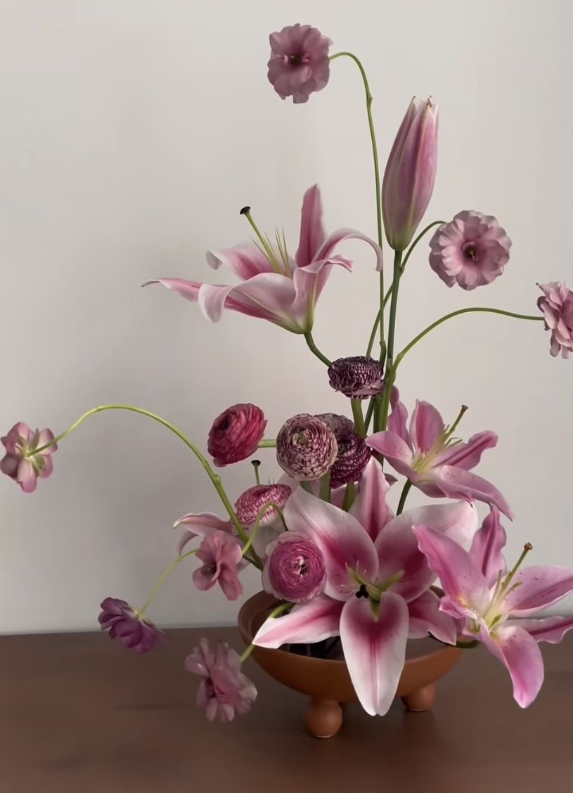 i3Moment's tweet photo. Lilies https://t.co/eGn2Y9WEyR