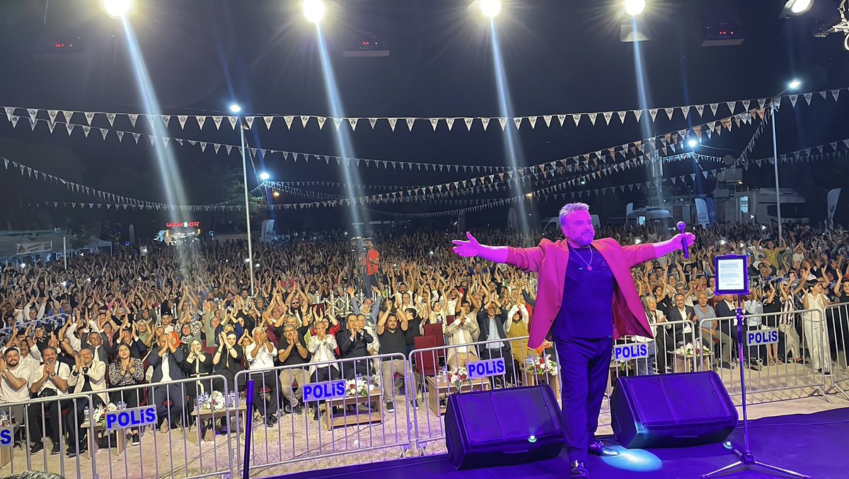 bulentserttas23's tweet photo. Doğduğum yer mezun olduğum okul (KEBAN Lisesi) ve ilk kez ortaokul 3. sınıfta sahneye çıktığım alanda konser vermek benim için onur benim için gurur.Dağlar Taşlar doldu taştı gelen gelemeyen ve bu güzel festivalde emeği geçen başta Sayın KEBAN kaymakamımız @furkanatalik ve belediye başkanım Sayın Yücel Doğan’a ve tüm ekibine canı gönülden teşekkür ediyorum. Keban su ve balık festivali #elazığ #keban