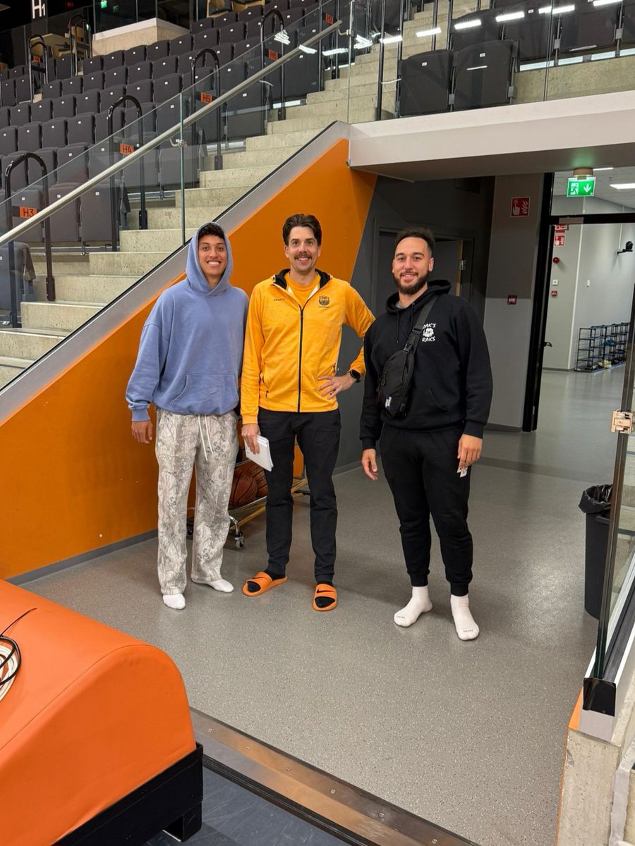 Ty Berry ja Jaeden Zackery saapuivat tänään Kauhajoelle, ja ehtivät jo vierailla IKH Areenassa!