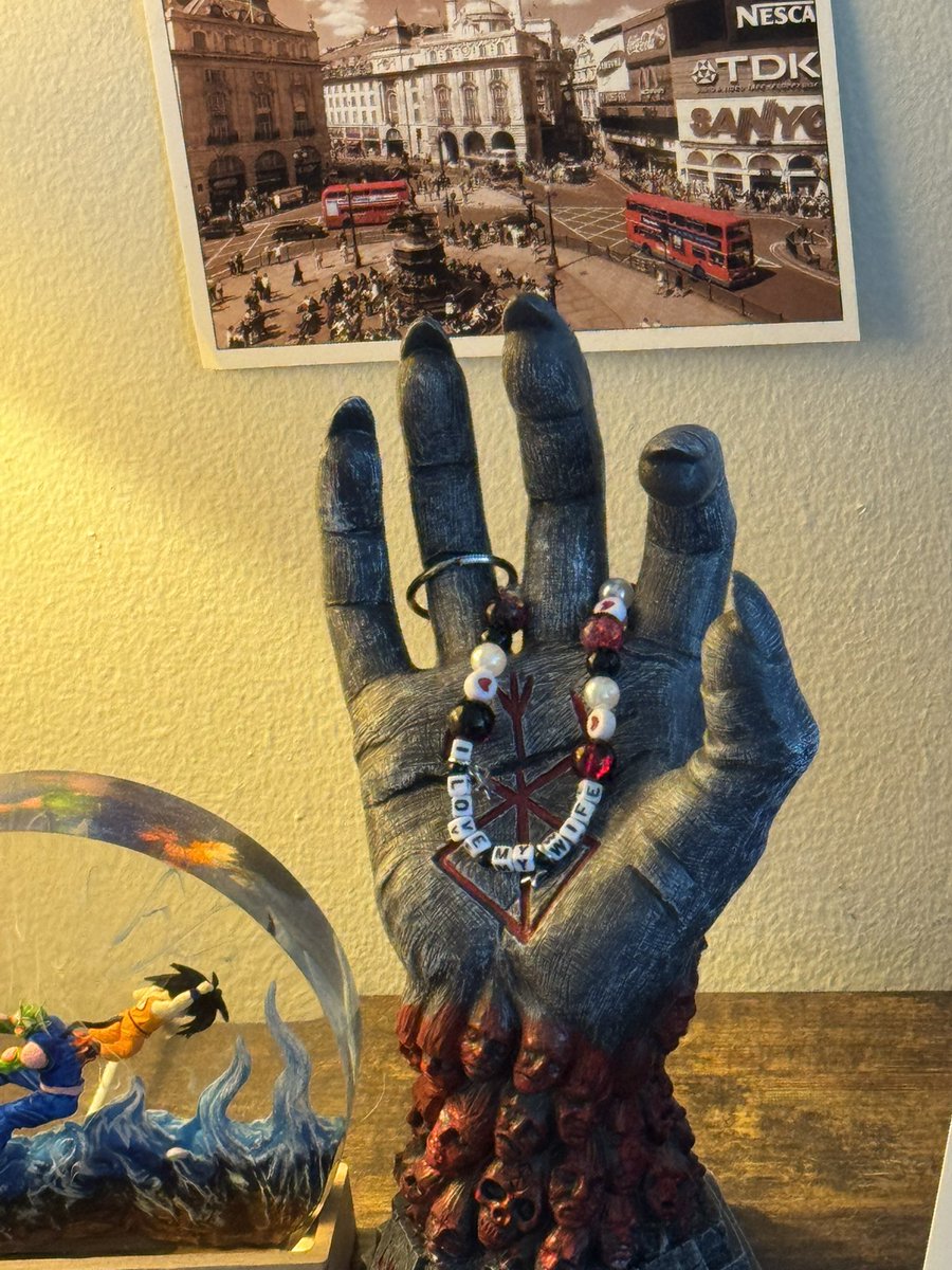 Made zayde this keychain but he was afraid of breaking it and did this with it instead