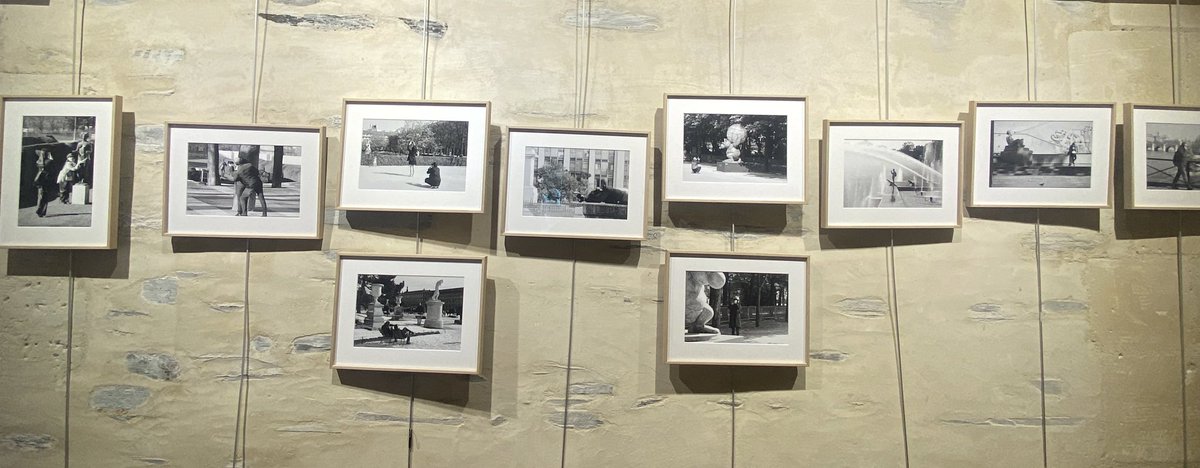 Très belle exposition photos «Téléphone et moi, émoi» du photographe Jean AVRIL, à découvrir Tour Saint Aubin à #Angers <a href="/Angers/">Ville d'Angers</a>, ou quand le téléphone portable bouscule l’art. Entre émotions, rires, surprises, partages…  jusqu’au 1er septembre avec une rencontre avec l’artiste