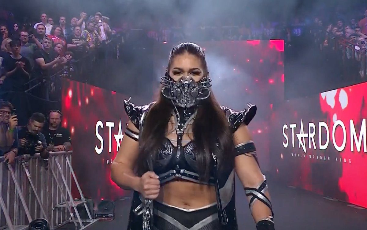 Andddd everyone is a Bozilla fan now.

Here’s a thread of Bozilla matches you should watch! (All on YouTube) 
#ForbiddenDoor