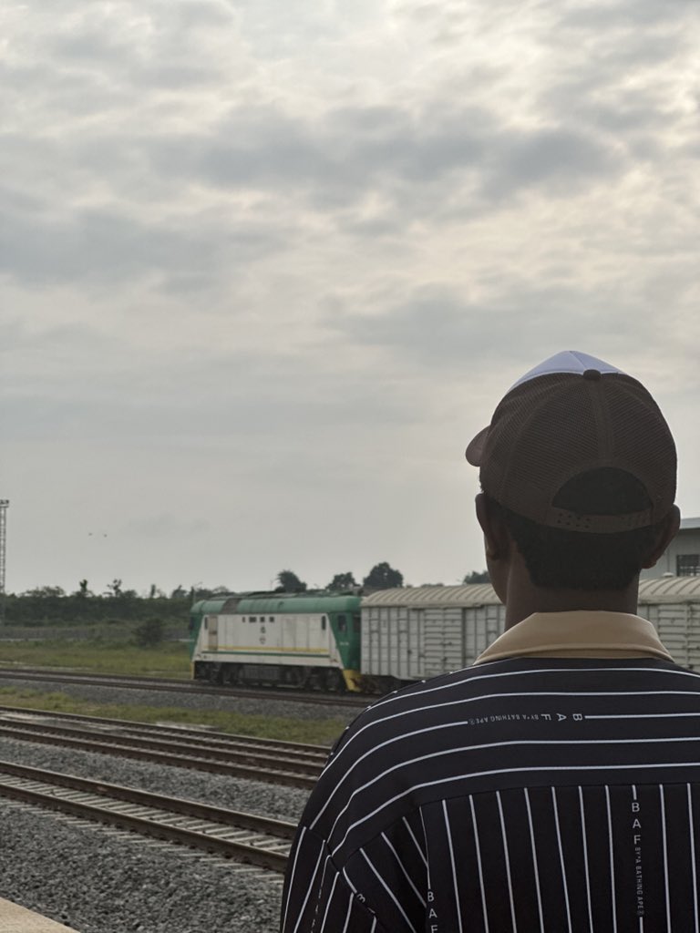 this isn’t UK, Canada or even Ghana… this is Obafemi Awolowo Train Station right here in Ibadan. 🚆🔥