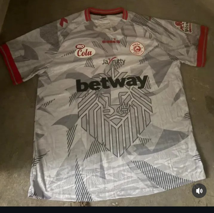 anuskills3's tweet image. Kwaiyo Hizi Ndio Jezi nzuri kuliko za Yanga sio.?😂😂