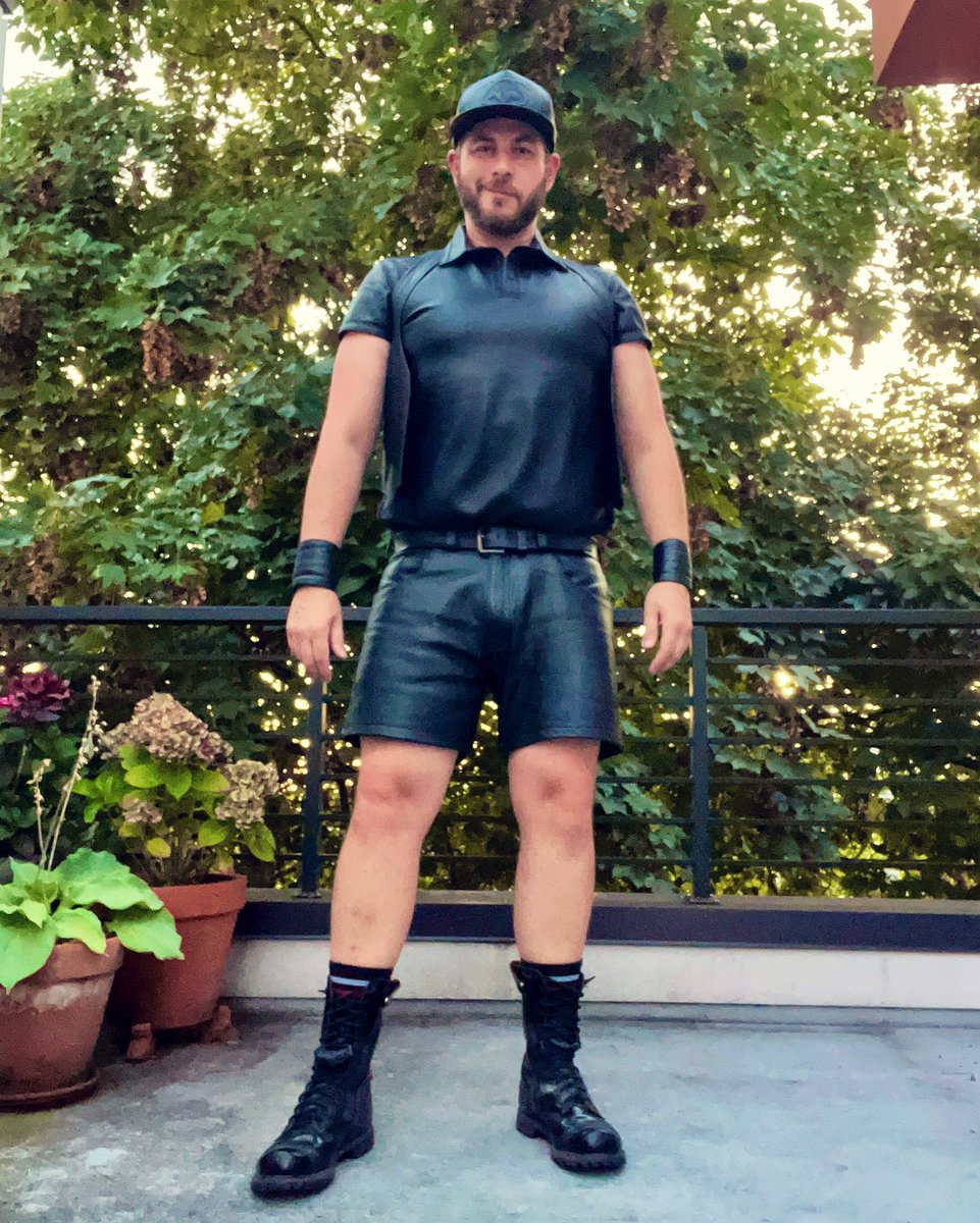 Summer can still be leather weather. ☀️