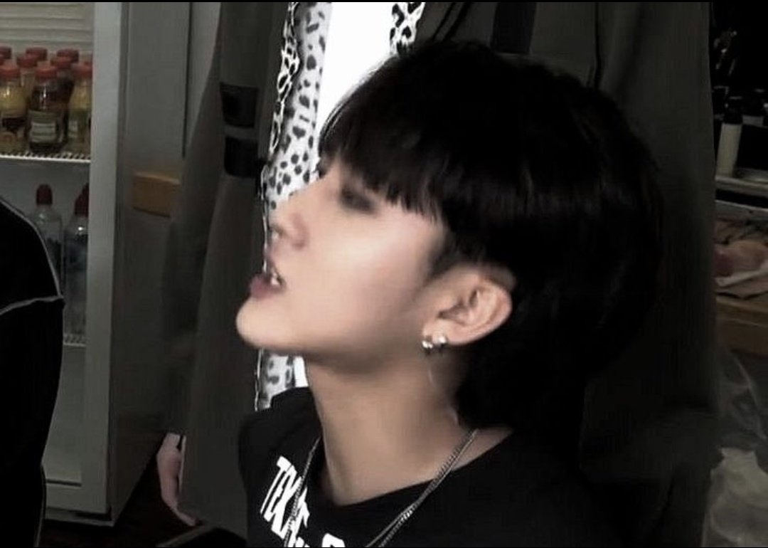 luvsickbinnie's tweet image. i love you twink changbin

#SSD #StaySelcaDay #CHANGBIN #창빈 #skz #StrayKids #스트레이키즈