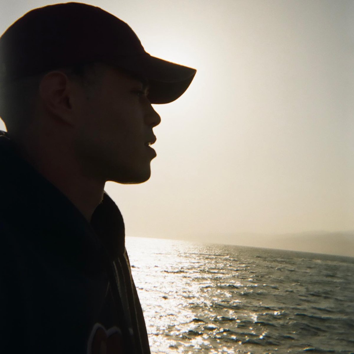 A gente tá com saudade do Gu, mas entendemos que vc também precisa do seu tempo. Curtiu o final de semana se divertiu e como se divertiu kkkkkk... e isso me deixa feliz. O importante é saber que vc Gu está bem. Te amamos! 🤍🙏🏻🎒🇪🇸