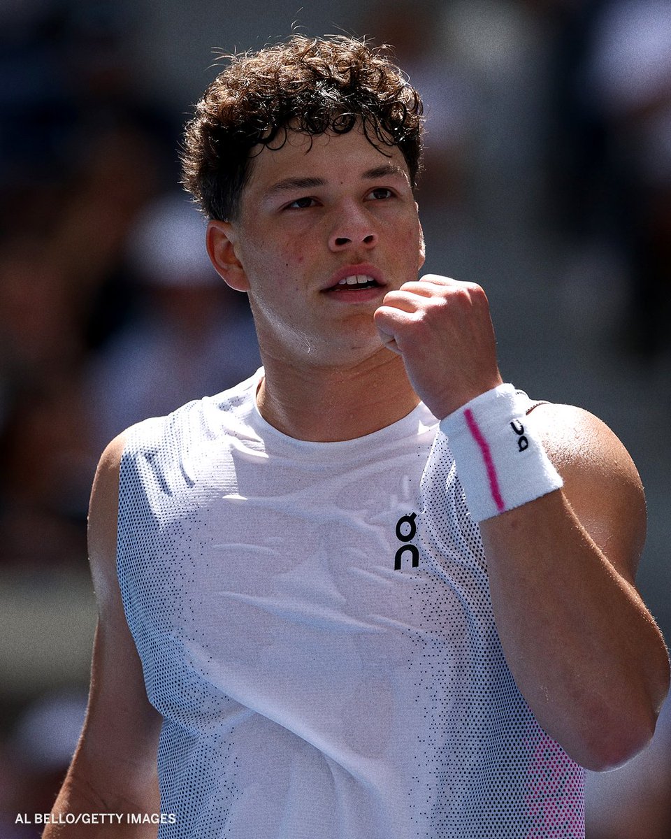 Ben Shelton moves on at the US Open 🔥 

Shelton defeats Buse in three sets and is now 16-0 in his major career when winning the first two sets 😮