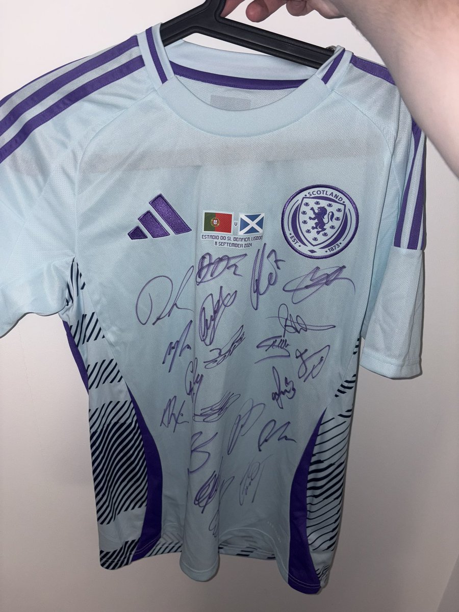 Josh Morris (@josh_morrisseg) on Twitter photo Some golf day at Forrester Park today - good mates, good weather and good golf (for a change).
Wee 3rd place and signed Scotland top ๐ด๓ ง๓ ข๓ ณ๓ ฃ๓ ด๓ ฟโณ๏ธ๐ค <a href="/greigspence/">Greig Spence</a> Some golf day at Forrester Park today - good mates, good weather and good golf (for a change).
Wee 3rd place and signed Scotland top ๐ด๓ ง๓ ข๓ ณ๓ ฃ๓ ด๓ ฟโณ๏ธ๐ค <a href="/greigspence/">Greig Spence</a>