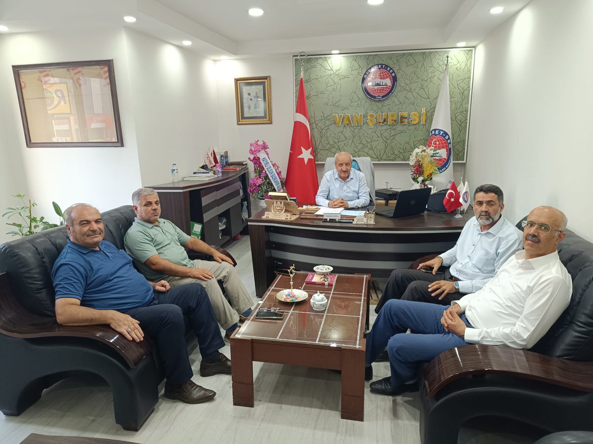 Sağlik Sen Van Şube Başkanı Sayın <a href="/HikmetBilgin14/">Hikmet Bilgin</a> ve Cemal ASLAN LA birlikte Diyanet Sen Van Şubesinin yapılan olağanüstü kongresinde yeniden seçilen  Lokman KAVAL ve yönetimine hayırlı olsun ziyaretinde bulunduk. Ziyaret esnasında yakın alakalarından dolayı teşekkür ediyorum.