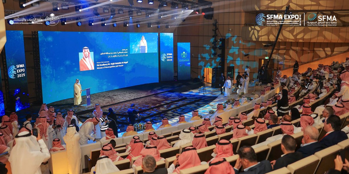 في إنجاز جديد وبين أكثر من 50 فريقًا مشاركاً.

حقق طالب كلية علوم وهندسة الحاسب من #جامعة_حفر_الباطن سيف بن مروي الشمري المركز الثاني في هاكثون SFMA “الذكاء الاصطناعي في البيئة المبنية”، الذي نظمته جمعية إدارة المرافق السعودية (SFMA).