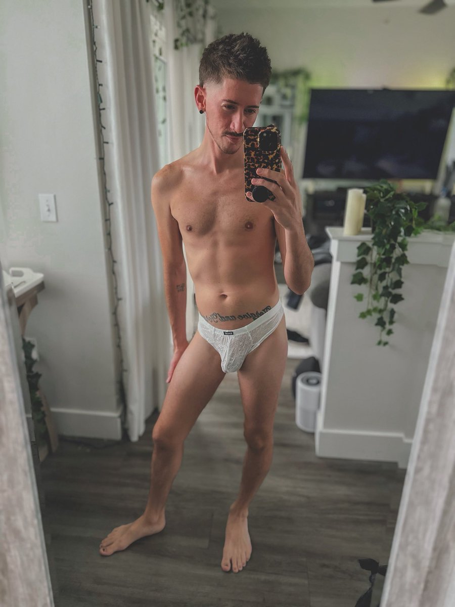 GetItGoodBoy's tweet image. I stood in front of the mirror to gaze over my own reflection like I was trying to summon you into the room. The lace clung to me softly, delicate, almost innocent. I told myself I’d behave, truth is I was only waiting for you to catch me misbehaving.

#twink #GoodBoy #DaddysBoy