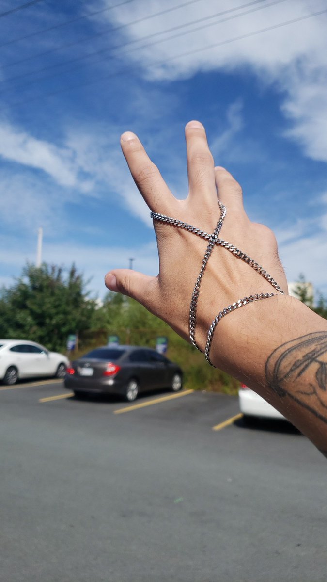 Feeling like kurapika lately.
Chains worn anywhere except around my neck