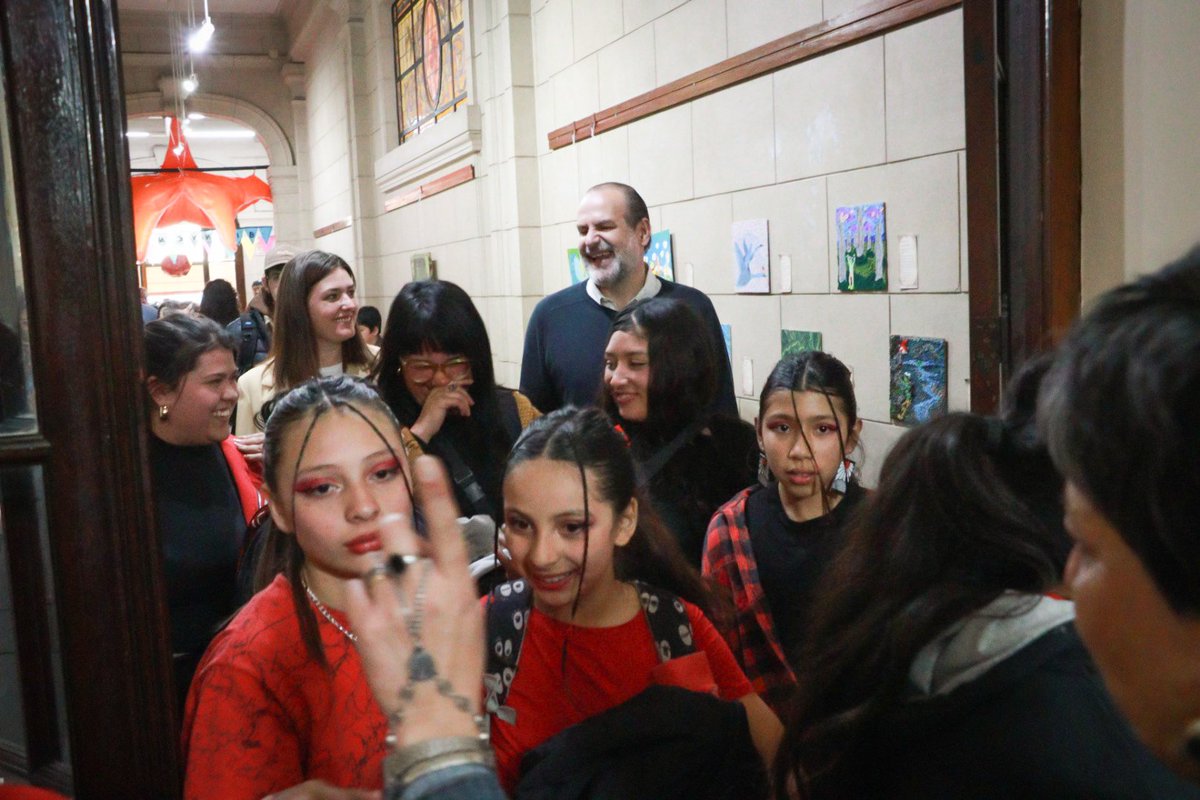 FlorMolini's tweet image. 📚✨ Bahía celebró la muestra de las más de 200 propuestas de cultura comunitaria que @culturambb impulsa en los barrios de la ciudad. Talleres para todas las edades, en todos los barrios y para todos los gustos, que acercan la cultura a cada rincón de Bahía.