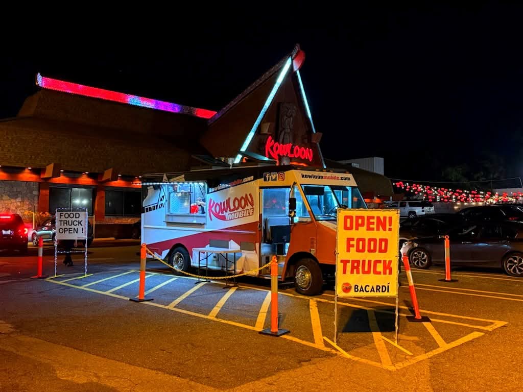 Due to the large number of upcoming Private Events, (Weddings, Corporate Parties, Logan Airport), our Kowloon Mobile Food Truck will NOT BE
AVAILABLE LATE NIGHT HOURS IN OUR PARKING LOT until further notice. 

#KowloonRestaurant
#KowloonMobileFoodTruck