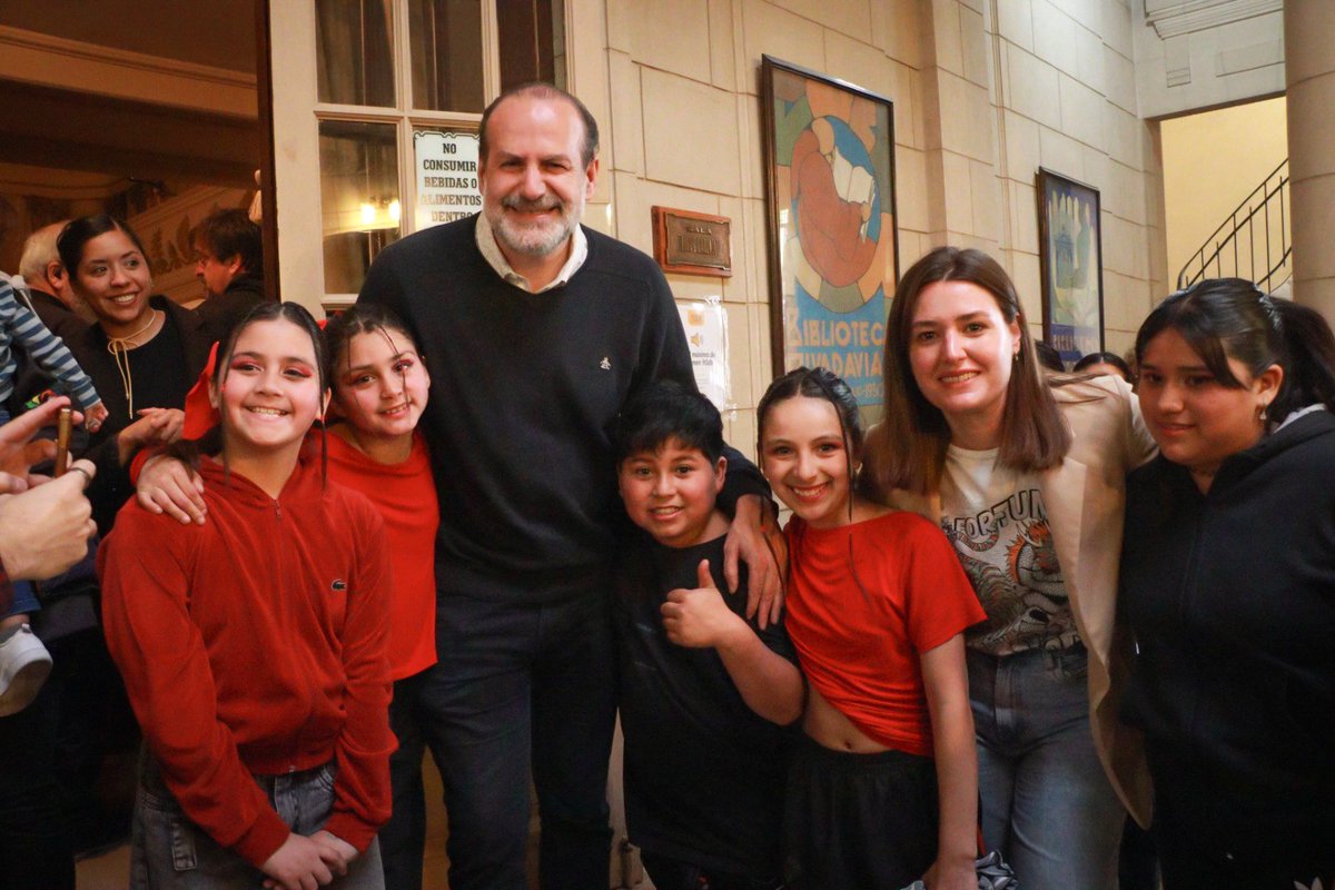 FlorMolini's tweet image. 📚✨ Bahía celebró la muestra de las más de 200 propuestas de cultura comunitaria que @culturambb impulsa en los barrios de la ciudad. Talleres para todas las edades, en todos los barrios y para todos los gustos, que acercan la cultura a cada rincón de Bahía.