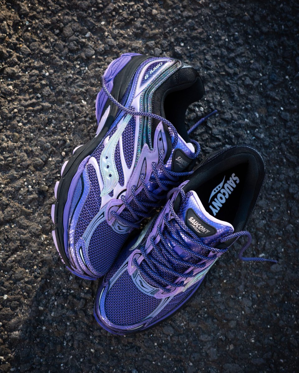 First released in 2010, the Saucony ProGrid Omni 9 returns from the archives with the 'Glowaconstrictor Pack' to celebrate the year of the snake. This pack emulates the reptile, with scale-like textures and iridescent finishes.

Shop online now! 

#uptherestore #saucony