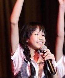 Long before becoming a global idol, Lisa danced with We Zaa Cool and shined on a magazine cover when she was only 10 ツ A thread about her childhood⭒