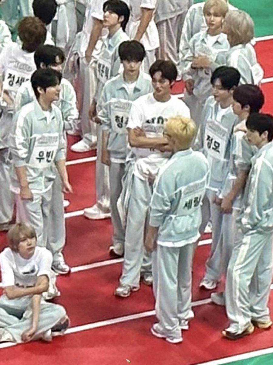 하루종일구졈모옆에딱붙어잇슨