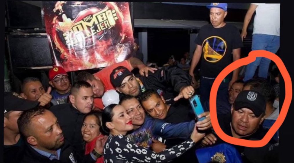 Simón Levy (@simonlevymx) on Twitter photo Hola <a href="/LillyTellez/">Lilly Téllez</a> :
Te comparto que este hombre de nombre José Javier Gómez Hernández alias “el jave” te manda seguir y ha estado coordinando acciones para agredirte físicamente y atentar contra ti.
Tenemos las comunicaciones hechas desde un Bic phone con terminal GSM precargado. Hola <a href="/LillyTellez/">Lilly Téllez</a> :
Te comparto que este hombre de nombre José Javier Gómez Hernández alias “el jave” te manda seguir y ha estado coordinando acciones para agredirte físicamente y atentar contra ti.
Tenemos las comunicaciones hechas desde un Bic phone con terminal GSM precargado.