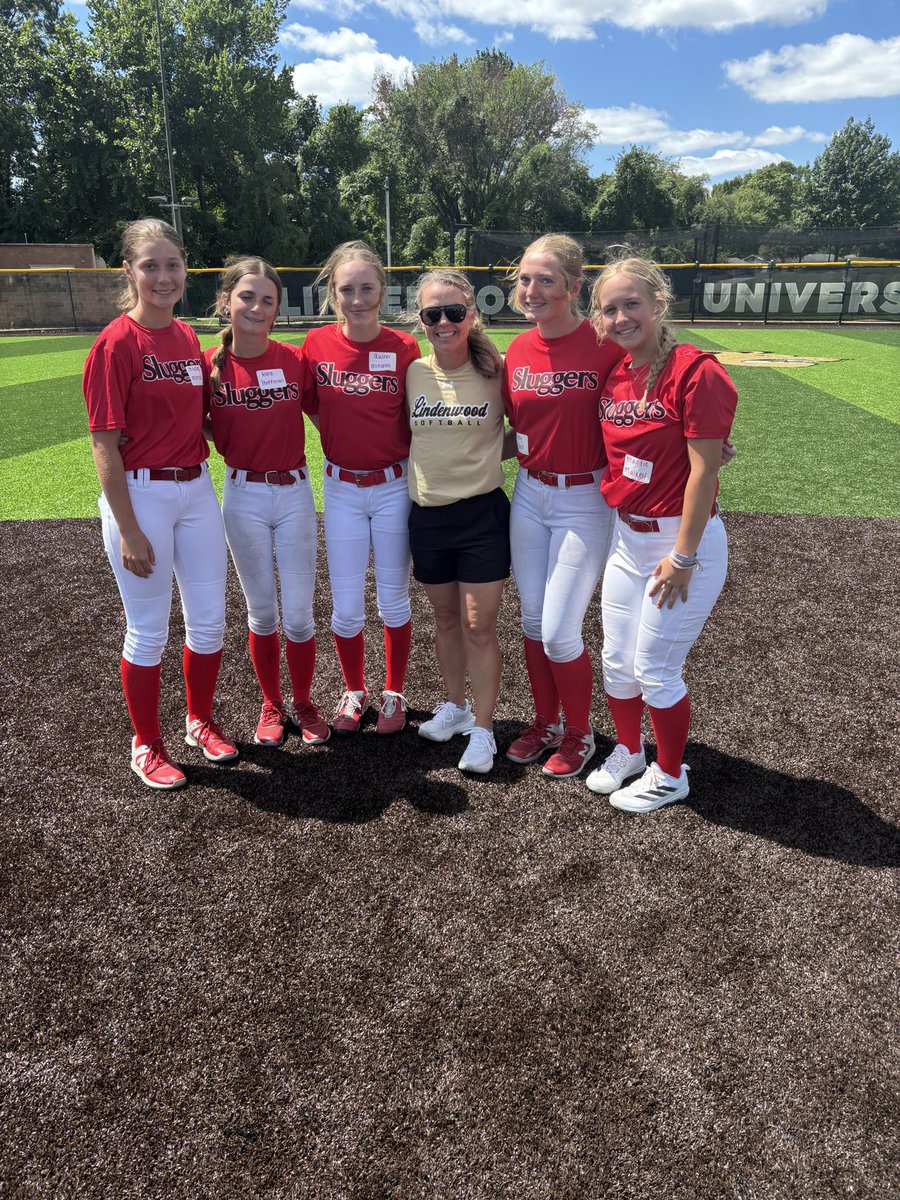 LLS_2011_KS's tweet image. A few of our girls participated in a prospect camp at @LindenwoodSB! Excited to for the upcoming season!
Maddie Mulkey (2029), Quinn Mitchell (2029), Hadley Morrell (2029), Keely Yount (2029), and Kara Huffman (2029)
Thanks for having our girls @CoachErinBrown 
@coachchris_24