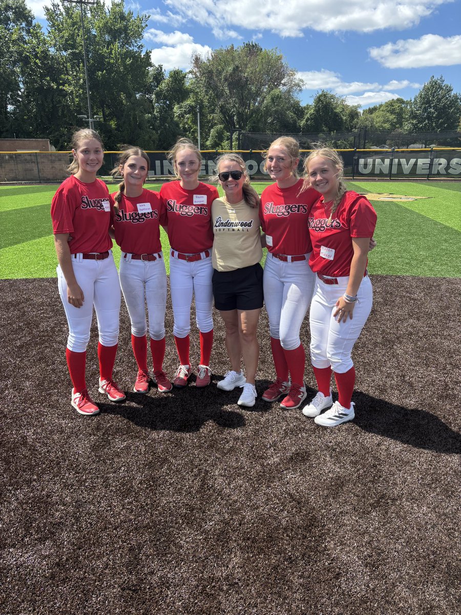 LLS_2011_KS's tweet image. A few of our girls participated in a prospect camp at @LindenwoodSB! Excited to for the upcoming season!
Maddie Mulkey (2029), Quinn Mitchell (2029), Hadley Morrell (2029), Keely Yount (2029), and Kara Huffman (2029)
Thanks for having our girls @CoachErinBrown 
@coachchris_24