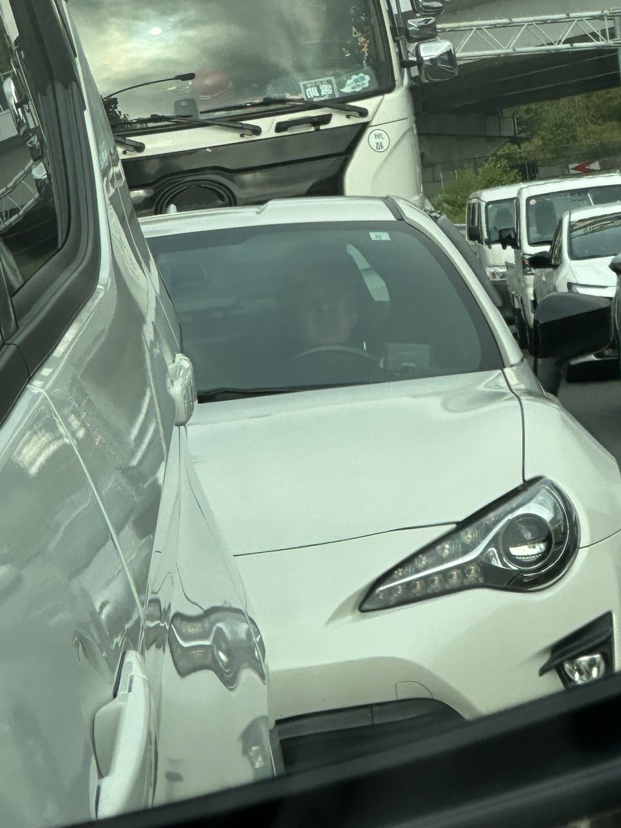 syouya10mr01's tweet photo. 京都に住んでいる方(京都302と5224)の
白の86にお気をつけ下さい!!
車間距離ほぼ無しで後ろ走ってきます!!
とても不快だったので顔写真載せます!! https://t.co/2lTCGxoXN4