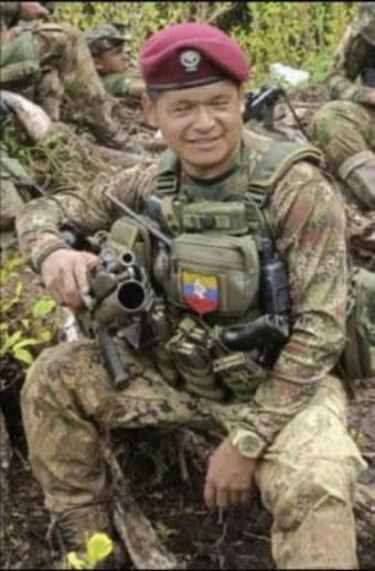 Comandante General de las Fuerzas Militares (@comandante_ffmm) on Twitter photo Hoy hemos saldado una deuda de honor pendiente desde el 02 de mayo de 2024, cuando alias “Dumar” asesinó vilmente a cuatro valientes soldados del <a href="/COL_EJERCITO/">Ejército Nacional de Colombia</a> en la vereda Bolivia, Argelia – #Cauca.
Las familias de los Soldados Profesionales Jairo Urrego David, Jorge David Hoy hemos saldado una deuda de honor pendiente desde el 02 de mayo de 2024, cuando alias “Dumar” asesinó vilmente a cuatro valientes soldados del <a href="/COL_EJERCITO/">Ejército Nacional de Colombia</a> en la vereda Bolivia, Argelia – #Cauca.
Las familias de los Soldados Profesionales Jairo Urrego David, Jorge David