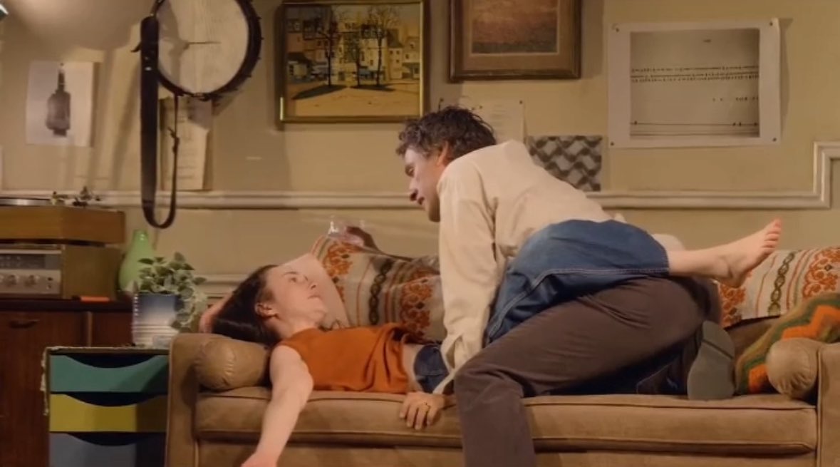 that may look like oscar isaac but it’s me actually