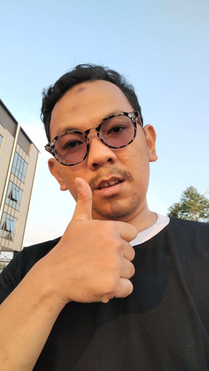 sideofazmee's tweet photo. jogging di sekitaran kantor aje ye dul 🙌🏻 https://t.co/9XknIVsEcg