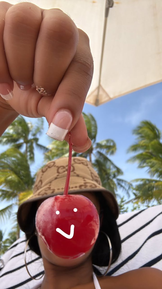 CraveHerGoods's tweet image. Vacation never ends.