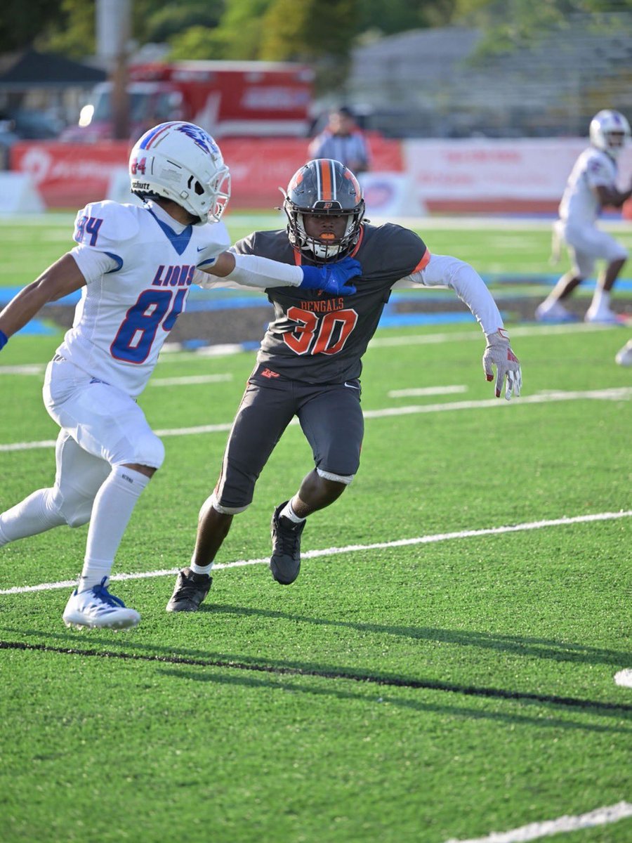 jaylen954's tweet image. Had some good reps at the @BrowardShowcase Piper vs. Peachtree (GA) game. I maintained tight coverage and kept the ball out of the WR&apos;s hands. #GameDayVibes #cornerback