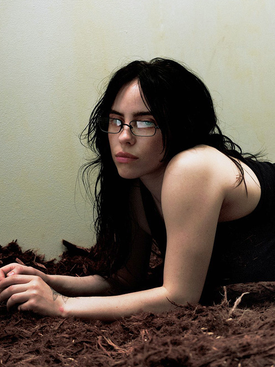 BillieSpotify_'s tweet photo. 🚨 According to a reliable insider, Billie Eilish's new album is set to contain new songs. https://t.co/BnHyQ4Acxu