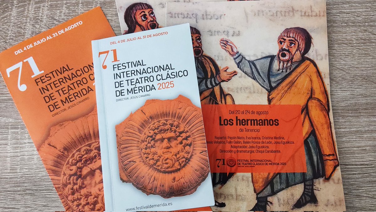 #LosHermanos és una comèdia que combina humor, música i diversió, tot reflexionant sobre la manera d'educar, estimar i entendre la llibertat en un marc incomparable i preciós, el Teatre Romà de Mèrida. #Merida71