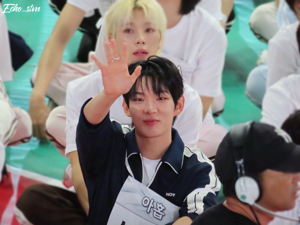 250825

👋

#STEVEN #스티븐 #STVN
#AHOF #아홉