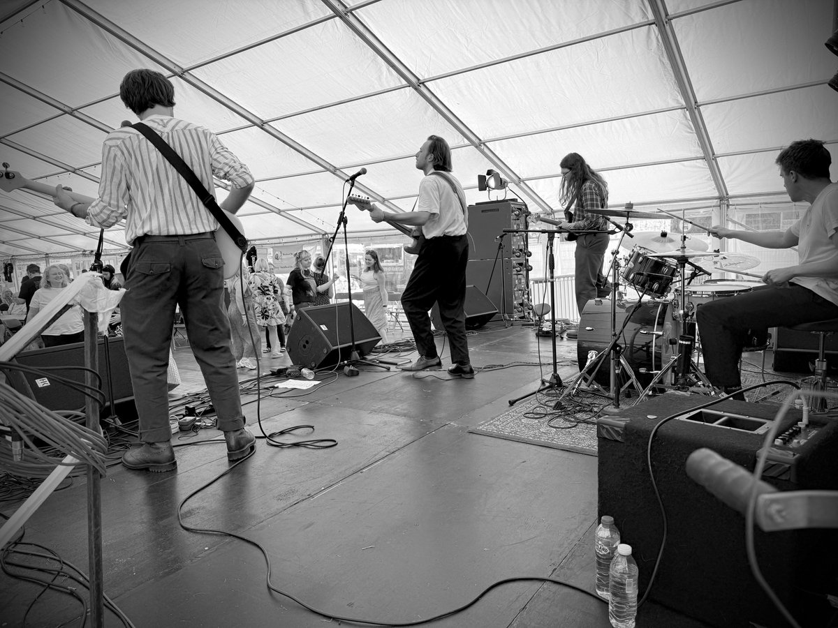 0ranra's tweet image. A week since we were soaked in Sun down in Berwick.   A thank you to everyone who followed us down to support us and to the locals for making us so welcome. We will be back!   Finally, thank you to Debs at the Pilot and Ray and Millie of the Berwick Food &amp;amp; Beer Festival.