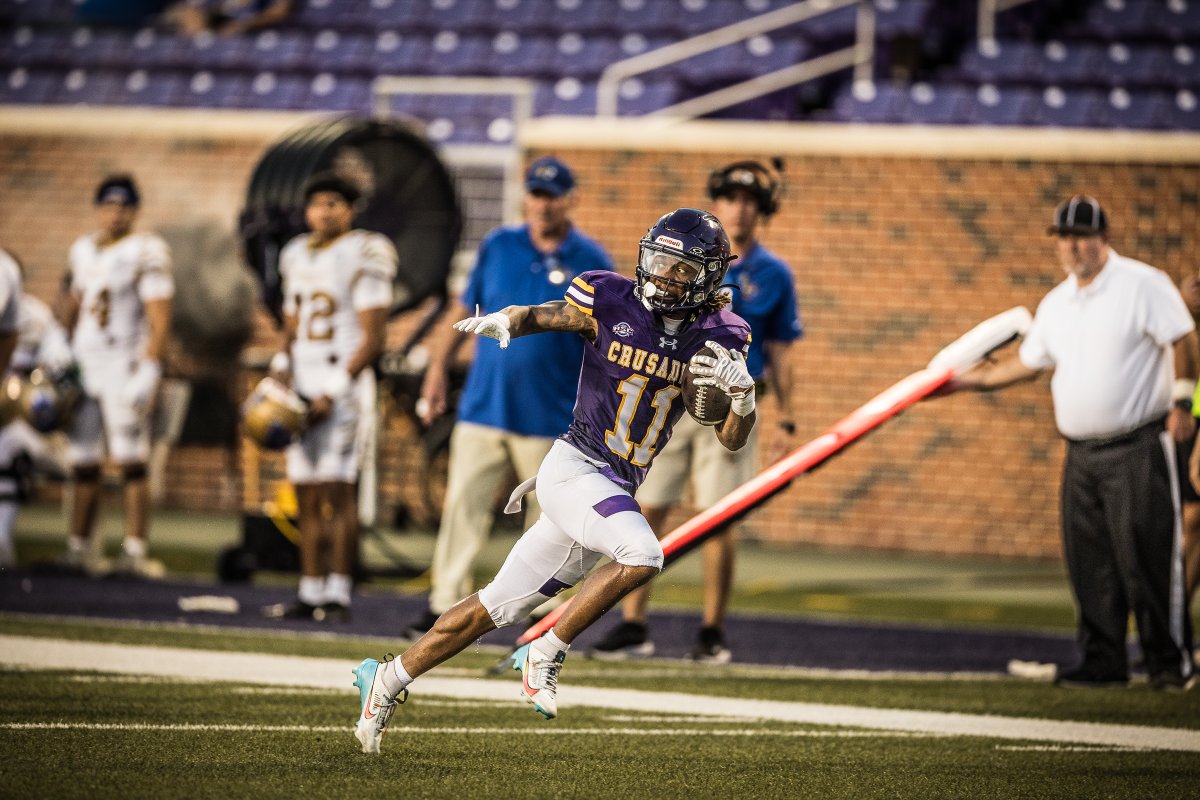 CruFootball's tweet photo. we are so back 🤩

#gocru | 📸 AMZ Images https://t.co/WPo5tzU4k1