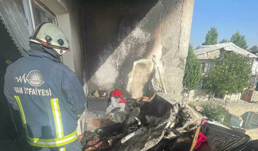 Van’da ev yangını
gazetevan.com/haber/van-habe… #van #vanhaber