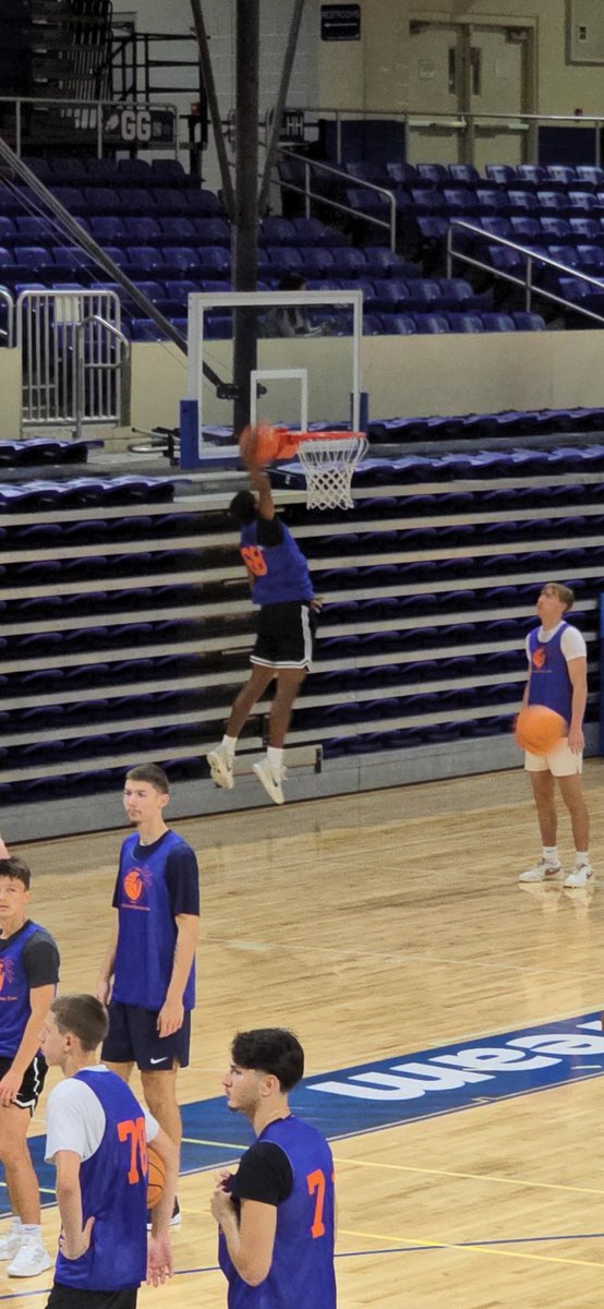 TheKi_2_Life's tweet image. Once he digs in and finds that dawg the opportunities will poor in! 

@ryan080224  (📔🗒️)

26’ class 6’3-6’4 (long body)
180-185lbs lean (eats clean)
Driven -Self starter (military raised)

“Has that unleaded fuel just needs get to premium”

Shades of Rondel Walker (UNT)