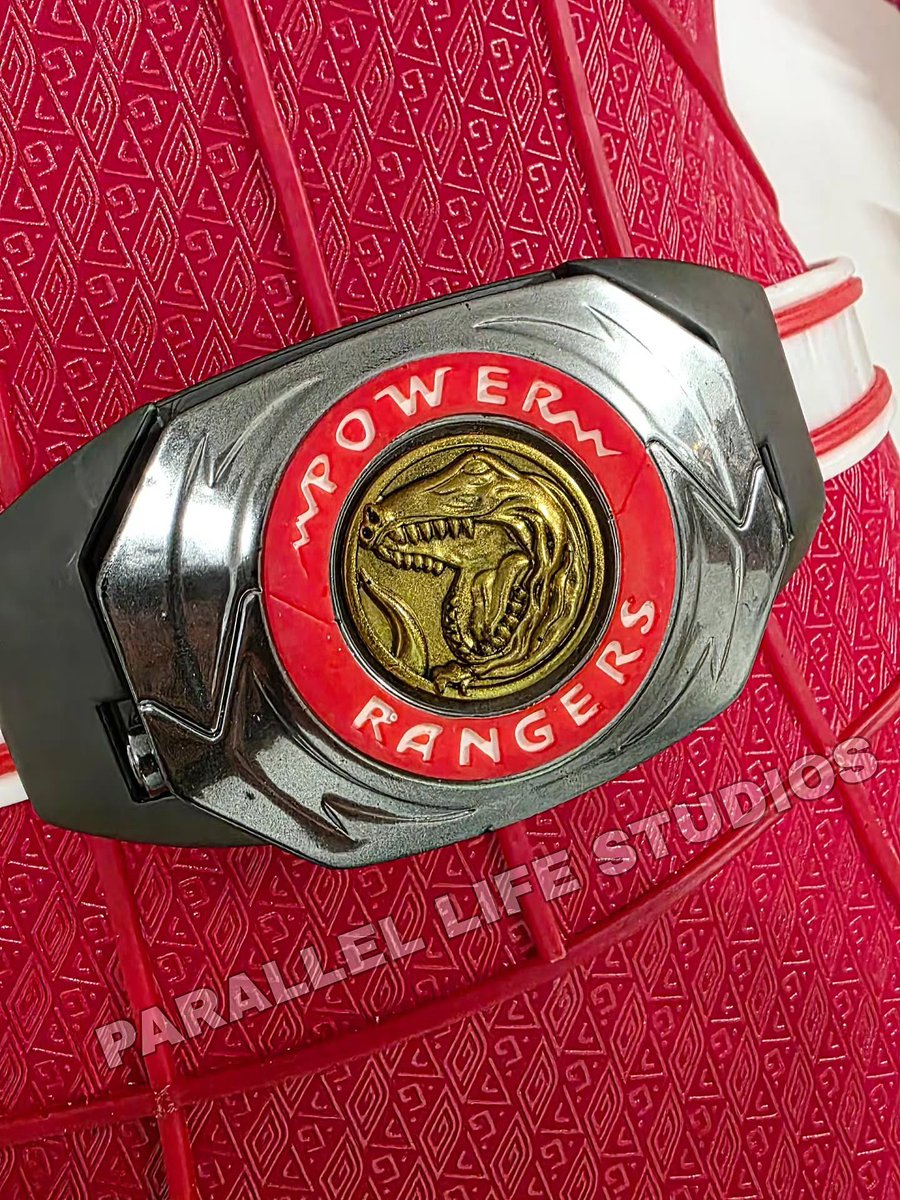 THE DETAILINGS 😭 

<a href="/TokuJay/">TokuJay</a> KILLED IT WITH THE DESIGNS

WE NEED THIS FOR THE REBOOT 
<a href="/DisneyPlus/">Disney+</a> <a href="/Hasbro/">Hasbro</a> <a href="/PowerRangers/">POWER⚡️RANGERS</a> 

PERFECT BLEND OF OLD AND NEW 🙌

#PowerRangers