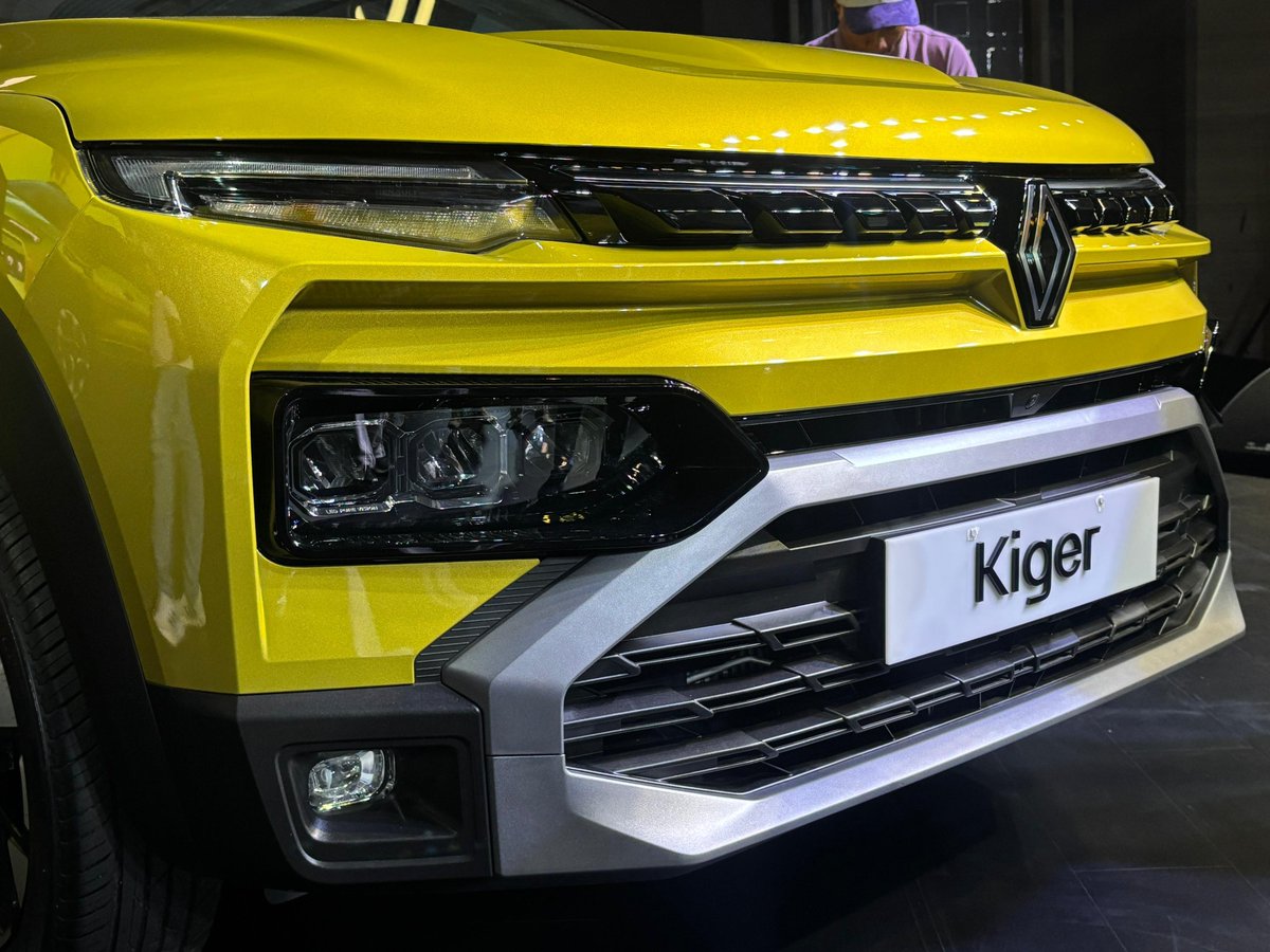 sidpatankar's tweet photo. Facelifted Renault #Kiger. Prices: ₹6.29-9.14 lakh for NA; ₹9.99-11.29 lakh for turbo. New colour, new face, new logo -2nd car after Triber to finally catch up to Renault’s global lineup, on logo at least. 
SVP
#subcompactSUV #Renault #RenaultKiger #Magnite #Sonet #Nexon #Venue https://t.co/L0qnd37cBI