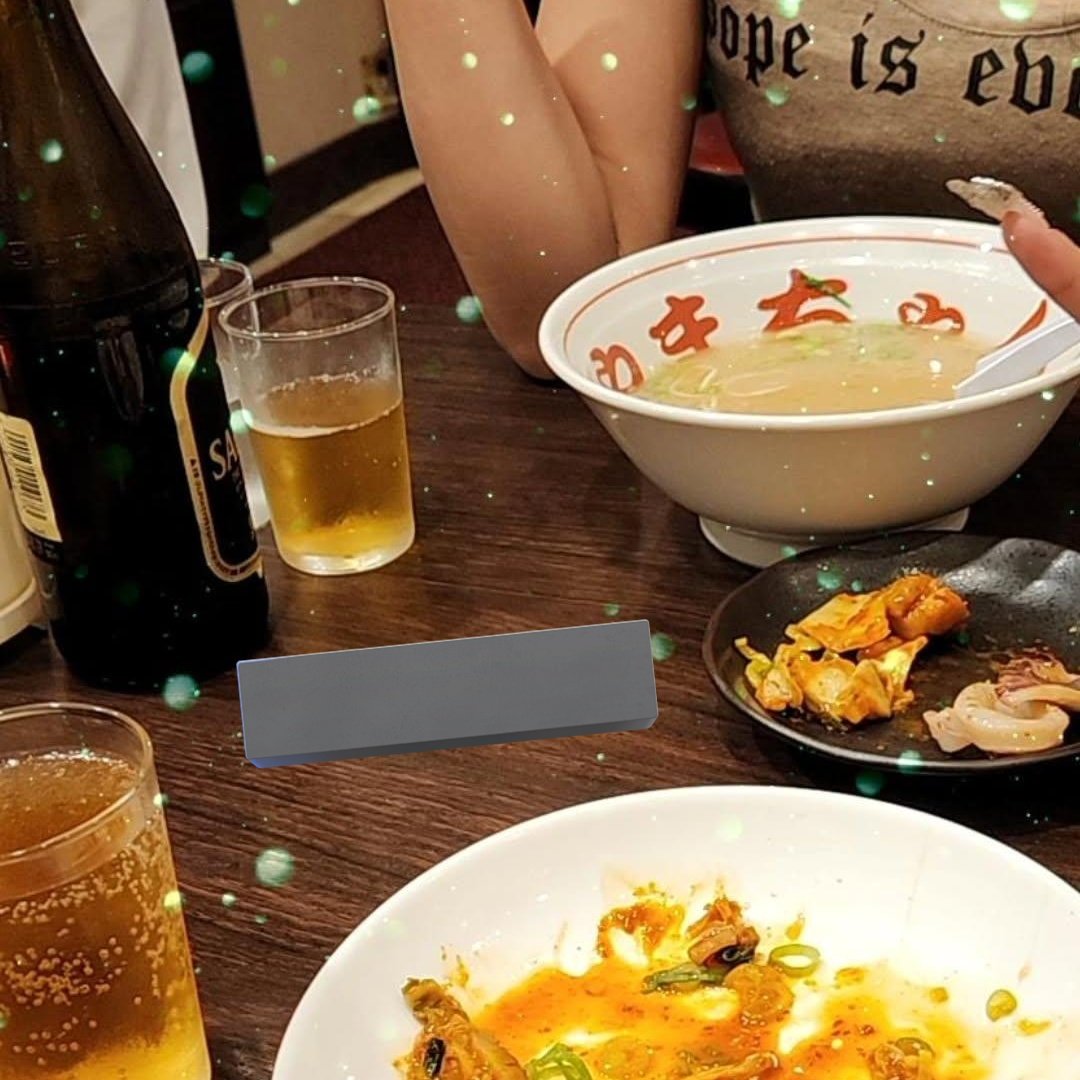 ひなのぴとご飯食べてたら後から社員勢もやってきてわろ