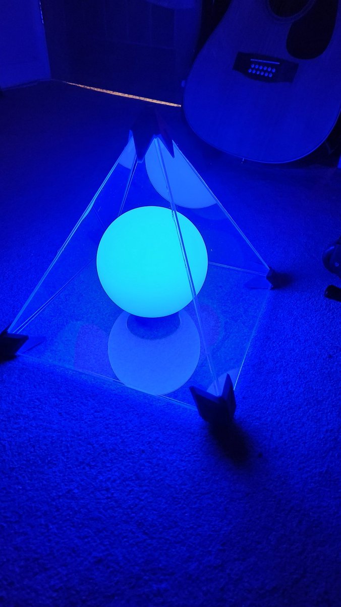 Installation00 tweet media