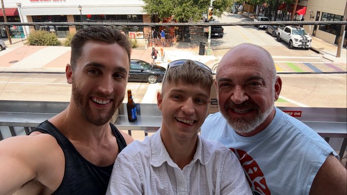 Watch Noah White's leaked NSFW photo on TwXstars