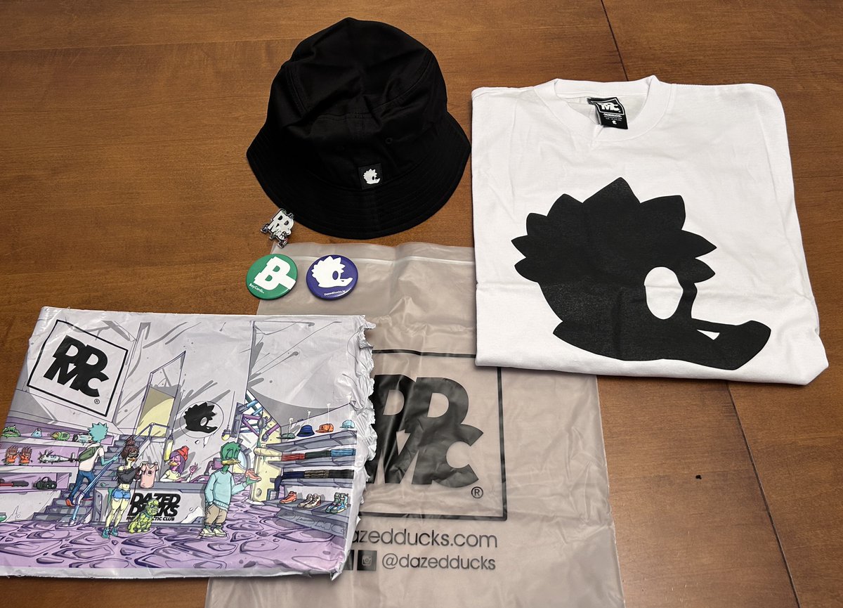 Cheers <a href="/MeGaBoAsT/">MeGaBoAsT</a> for the free <a href="/DazedDucks_sol/">DazedDucks</a> Merch! #DDMC