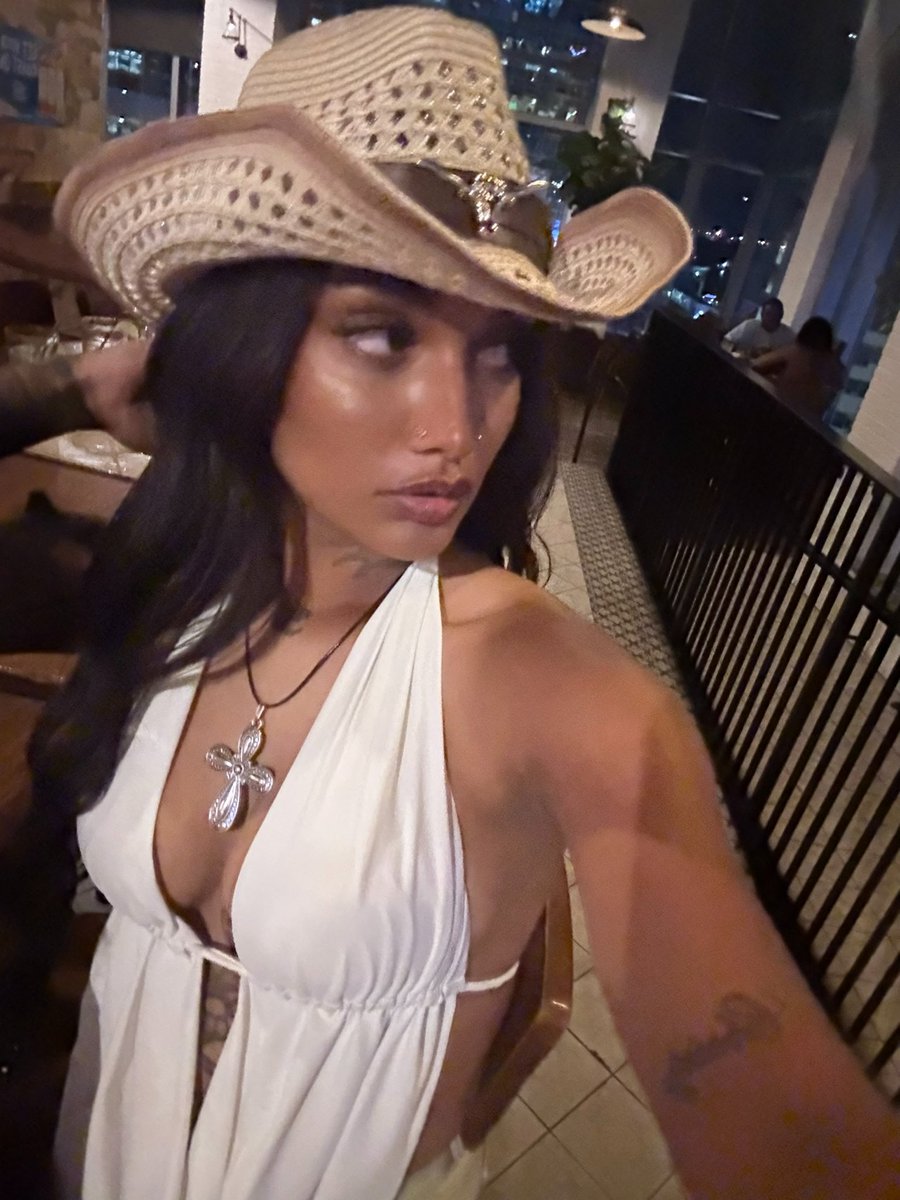 🤠