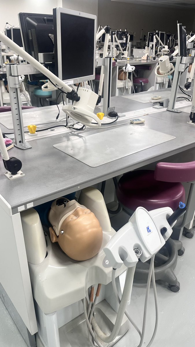 مقتطفات من اليوم الاول من أسبوعنا التعريفي 📸🦷