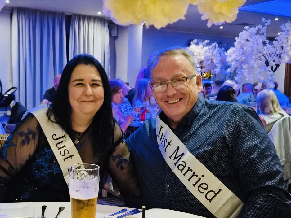 elainefitzp's tweet photo. A wonderful weekend celebrating this fabulous couple 👰🏻‍♀️🤵🏻‍♂️🥂 Surrounded by my favourites 🥰 Est. Circa 1981 https://t.co/wxrq5kLkix
