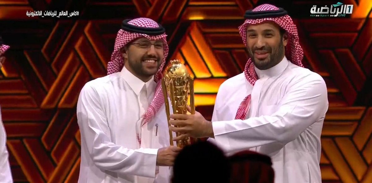 دلال بنت سعود الودعاني (@q1sa) on Twitter photo ألف مبروك للبطل <a href="/Msdossary7/">مساعد الدوسري</a>
على تحقيق كأس الرياضات الإلكترونية 2025 🎮🇸🇦
شرفتنا يا مساعد الدوسري ورفعت راية الوطن عاليًا فخورين فيك وبإنجازاتك العالمية، وإلى المزيد من النجاحات بإذن الله! 👏🔥 #كاس_العالم_للرياضات_الالكترونية ألف مبروك للبطل <a href="/Msdossary7/">مساعد الدوسري</a>
على تحقيق كأس الرياضات الإلكترونية 2025 🎮🇸🇦
شرفتنا يا مساعد الدوسري ورفعت راية الوطن عاليًا فخورين فيك وبإنجازاتك العالمية، وإلى المزيد من النجاحات بإذن الله! 👏🔥 #كاس_العالم_للرياضات_الالكترونية